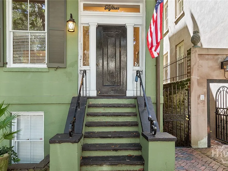15 E Jones St #1B — Photo 3
