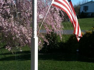 214 Jeanna Ln, Falling Waters, WV 25419