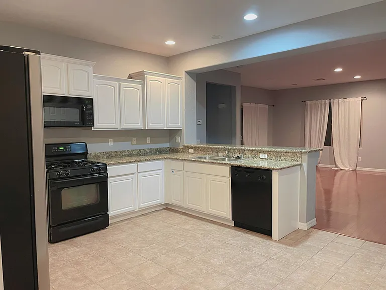 5999 Sun Appello Ave — Photo 3