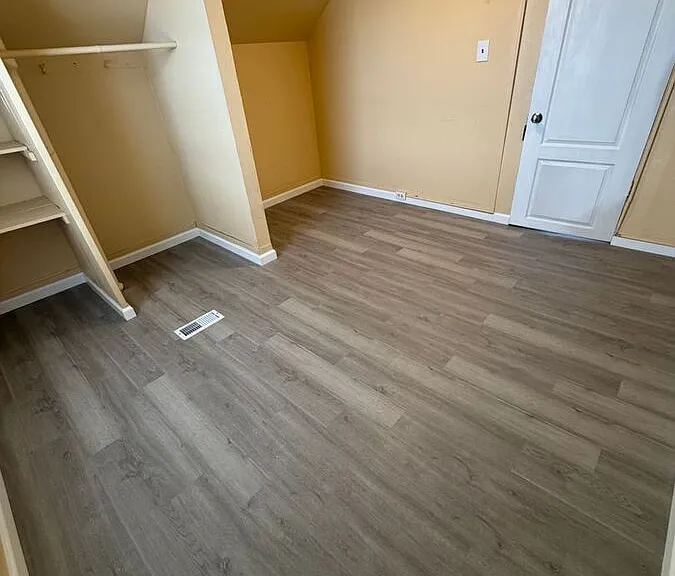 4663 N Logan St — Photo 5