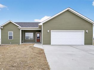 104 Birchtree Dr, Vandalia, MO 63382