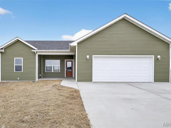 104 Birchtree Dr, Vandalia, MO 63382