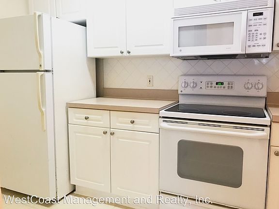 5th image of 18001 Richmond Place Dr APT 1017