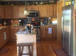 575 Yellowstone Ln, Yorkville, IL 60560