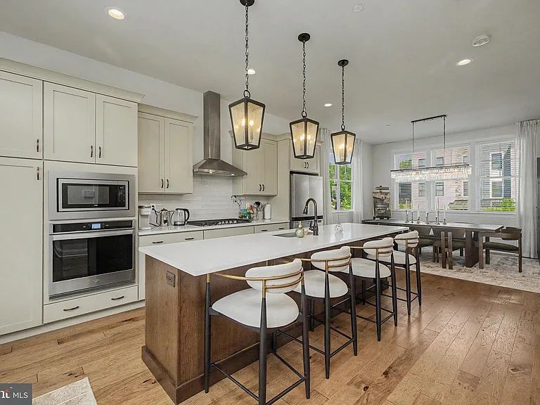 300 Squire Dr — Photo 7