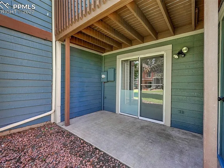 3467 Queen Anne Way — Photo 32