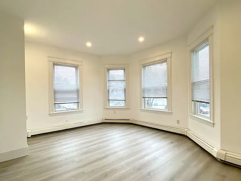 20 Howard St #2 — Photo 5
