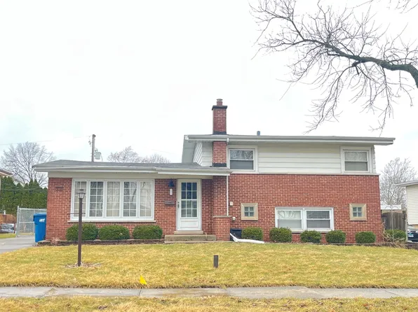 232 Roberta Ln, Chicago Heights, IL 60411