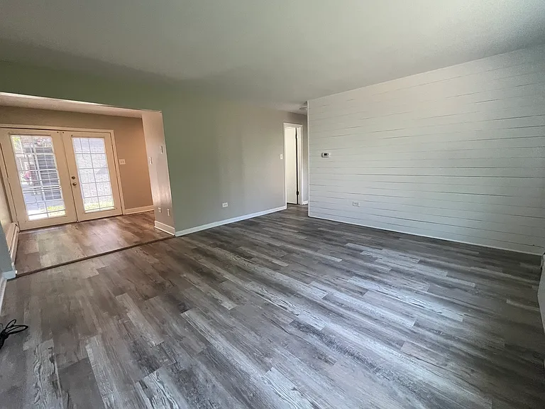 Oak North Apartments — Photo 3