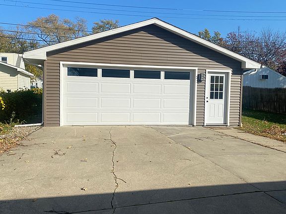 2nd image of 2615 Pixley Ave