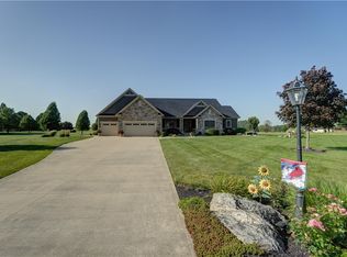 6414 Willow Lake Dr, Greenville, OH 45331