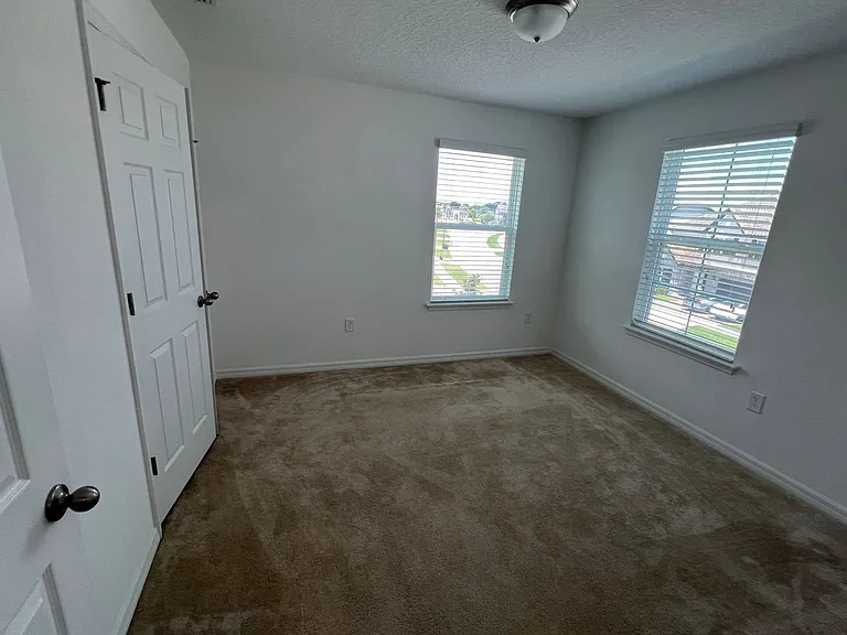 1530 Stone Arrow Ct — Photo 16