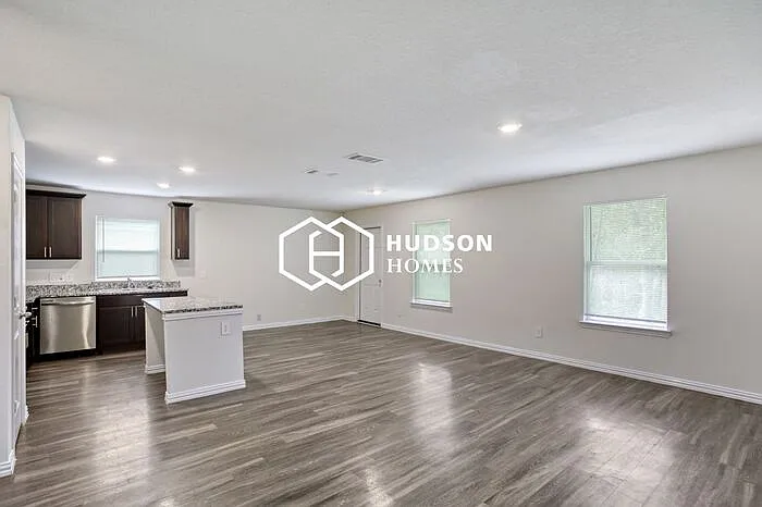 3810 Lynnfield St — Photo 3