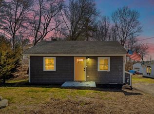 35 Glen Rd, Hampton, NH 03842