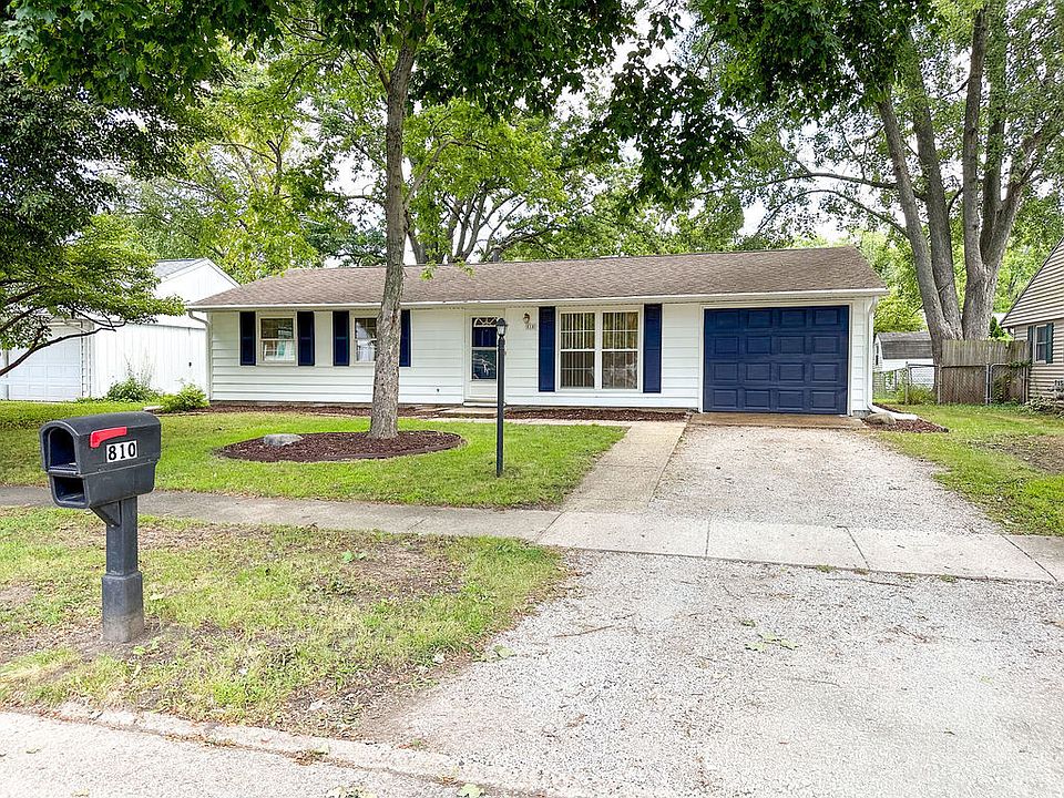 1st image of 810 Fairoaks Dr
