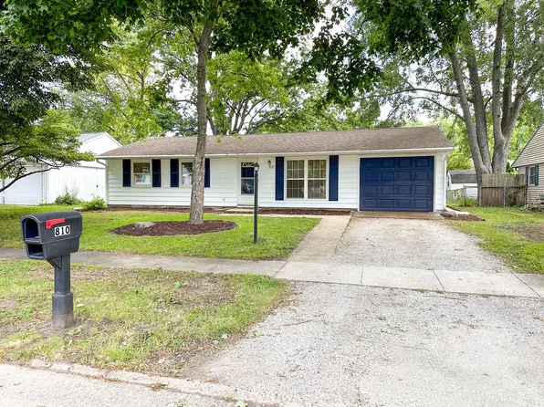 810 Fairoaks Dr, Champaign, IL 61821