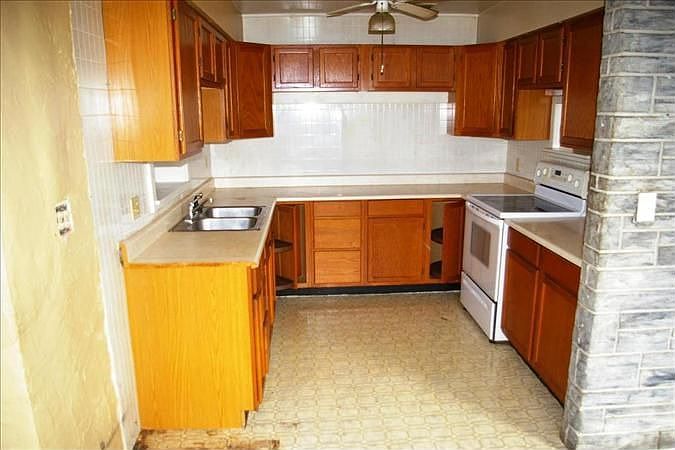 2nd image of 2246 Smathers Cir