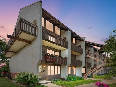6600 W Wood River Dr APT 101, Niles, IL, 60714