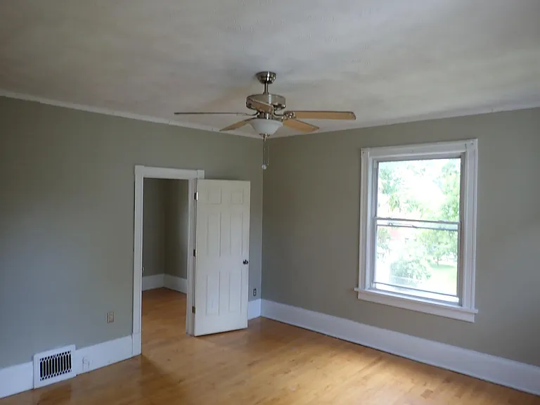 2816 N Fratney St #4 — Photo 4