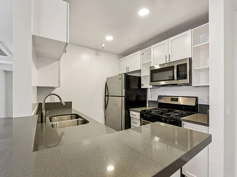 1223 Federal Ave — Photo 108