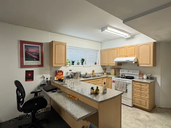 6435 Frontenac St, Vancouver, BC V5S 3P6