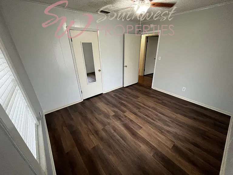 726 N Barton St — Photo 12