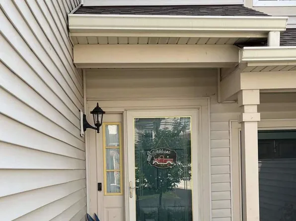 201 Nicole Dr Unit D, South Elgin, IL 60177