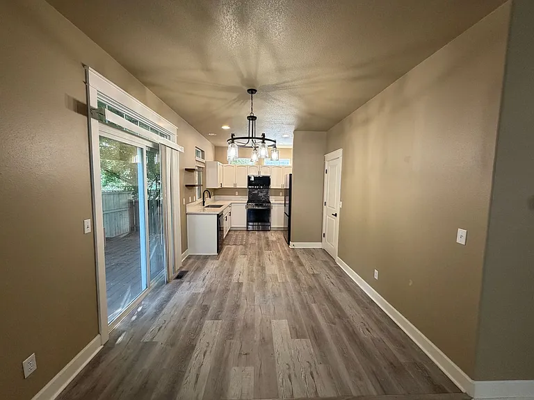 19405 SE 33rd St — Photo 6