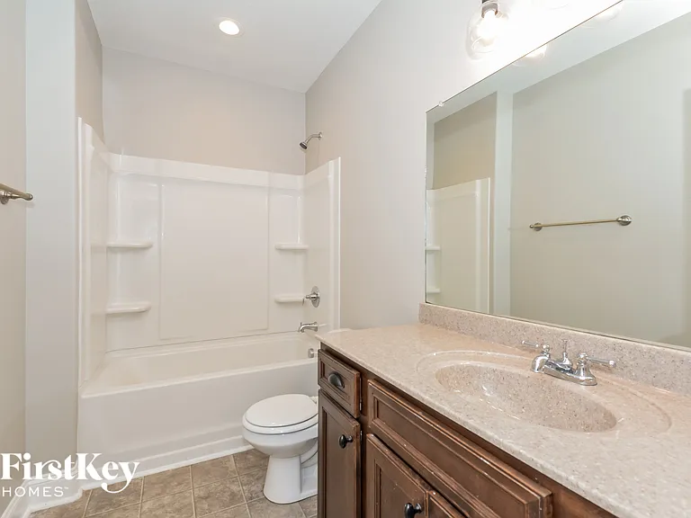 450 Galvin Dr — Photo 14