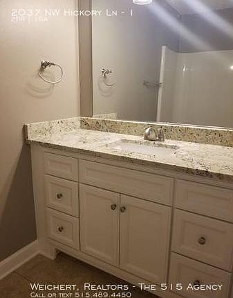 4th image of 2037 NW Hickory Ln #1