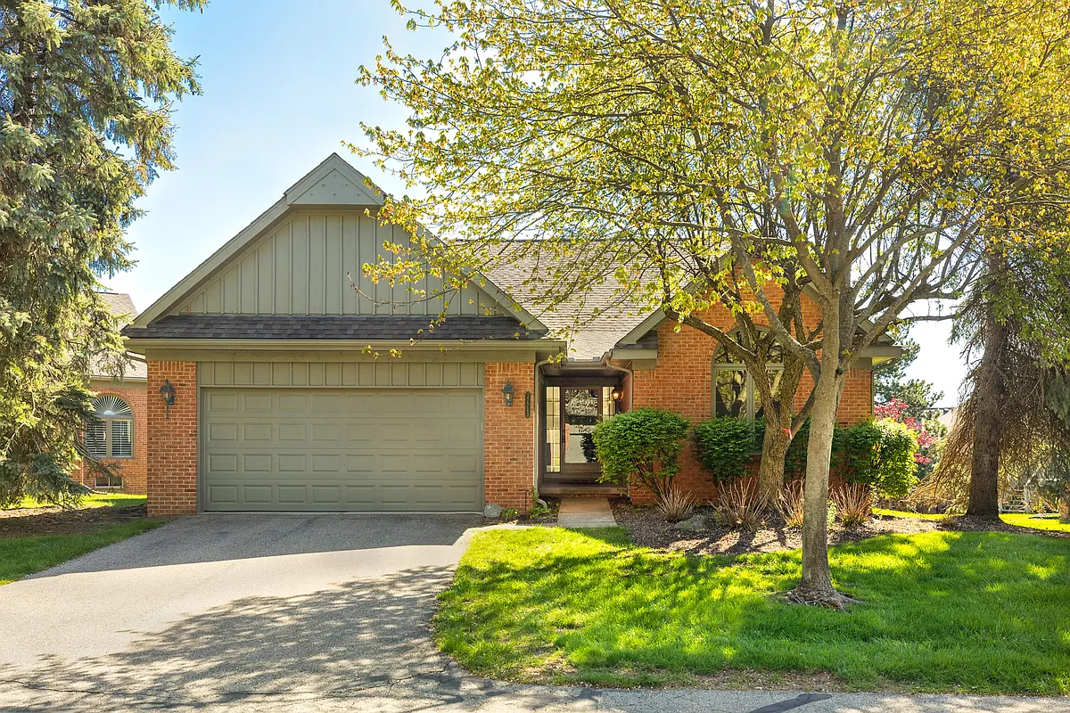 Building Photo - 37743 Avon Ln