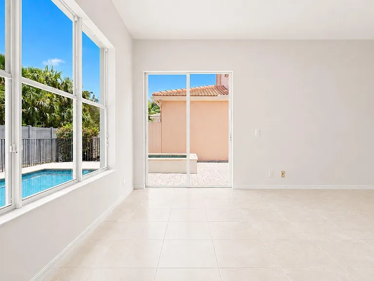 207 Isle Verde Way — Photo 31