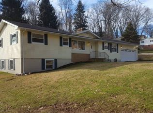 243 Lynwood Ln, Lancaster, OH 43130