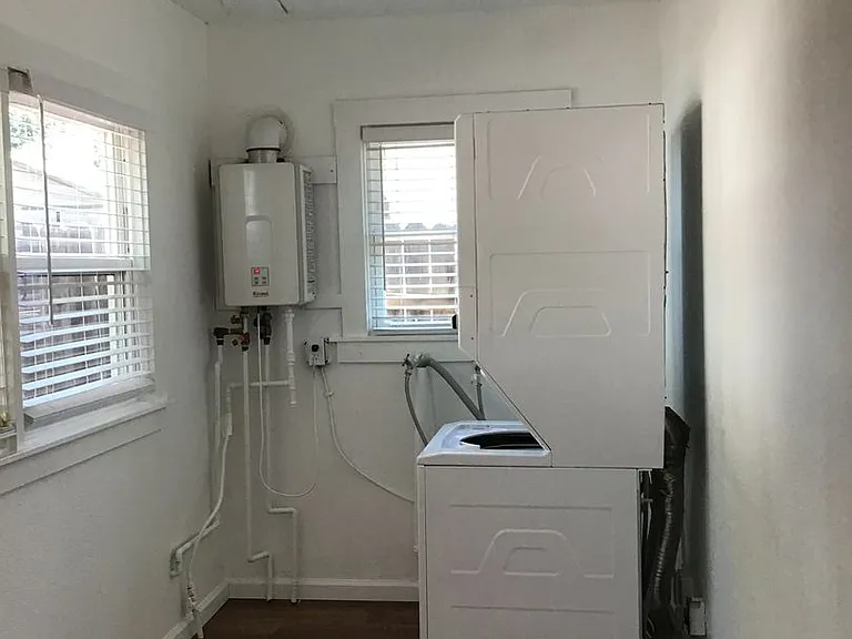 189 S Lincoln St — Photo 16