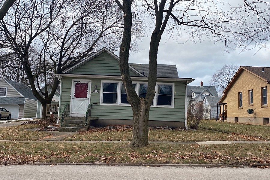 1st image of 211 N Green St