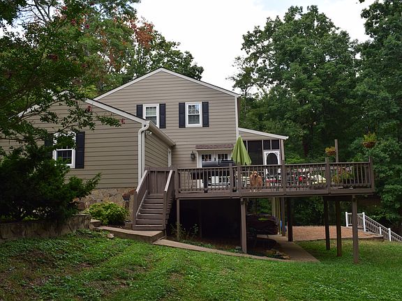 View of right side of house