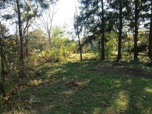 5th image of 225055 Lakeshore Dr