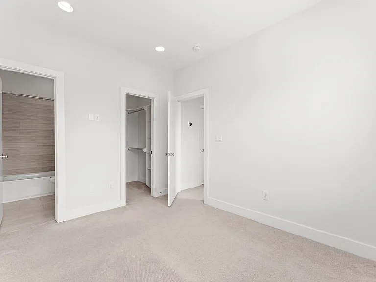 2909 Gillespie St #A — Photo 25