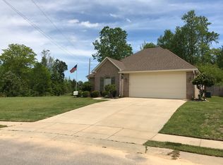 565 Poplar Ridge Dr, Meridian, MS 39305