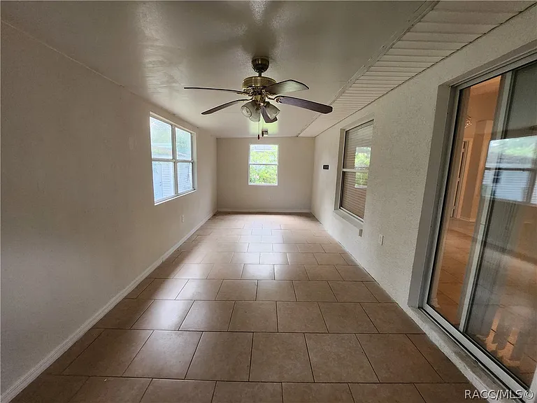 6521 E Grayson St — Photo 17