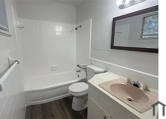 2242 Castle Hill Dr — Photo 8