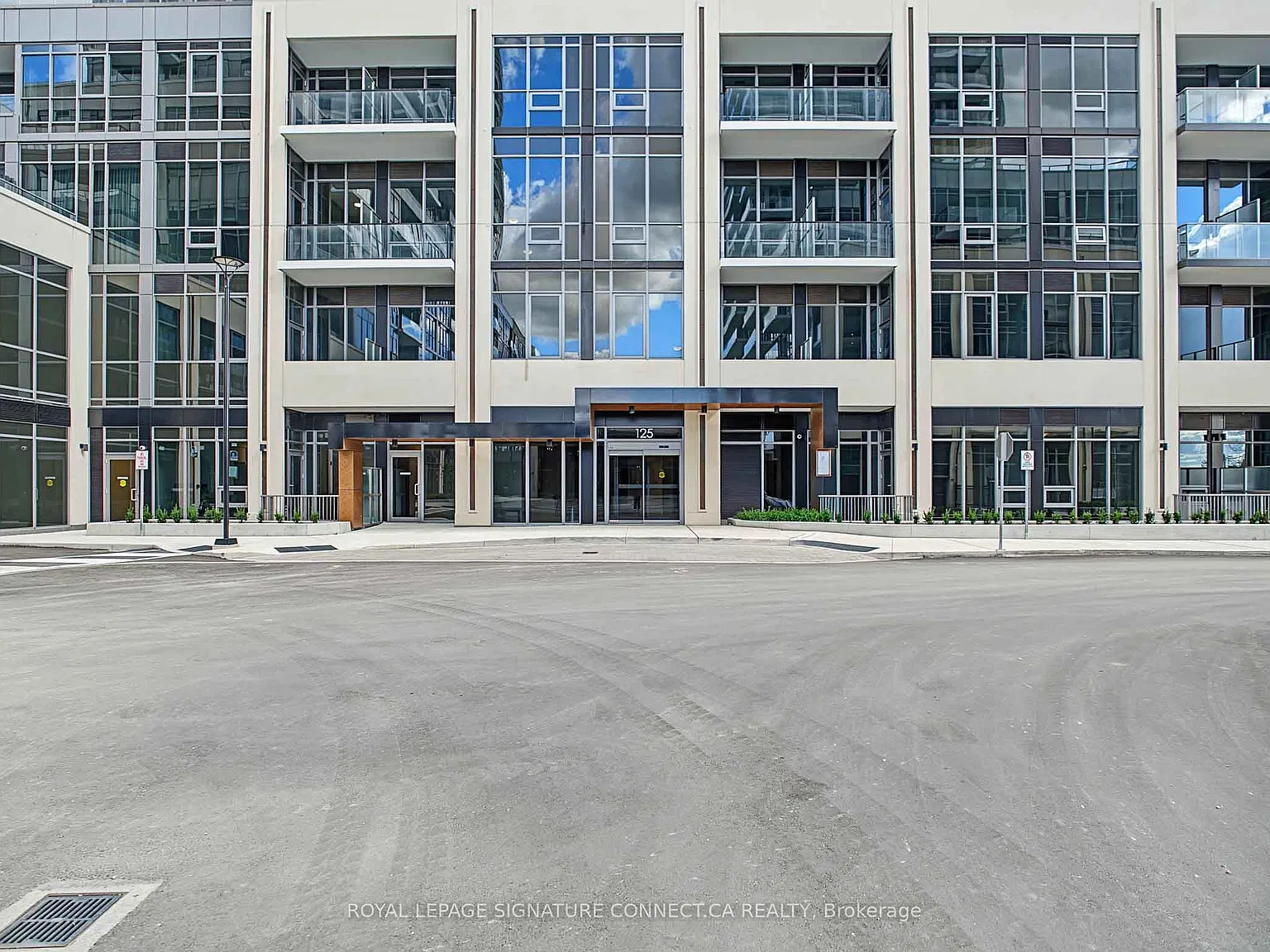 The Millhouse Condos — Photo 2