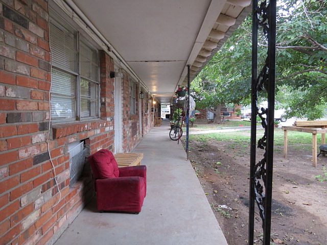 2nd image of 1212 N Kelly Ave