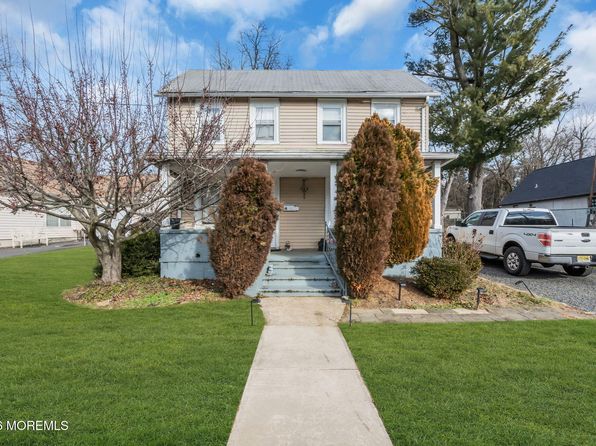 15 Avenue A Avenue, Freehold, NJ 07728