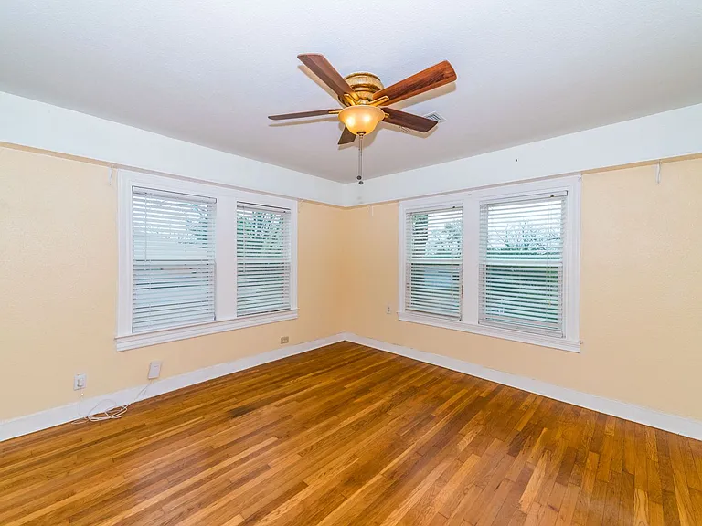 2-Bedroom Monticello Park Duplex - Upstairs Unit — Photo 21