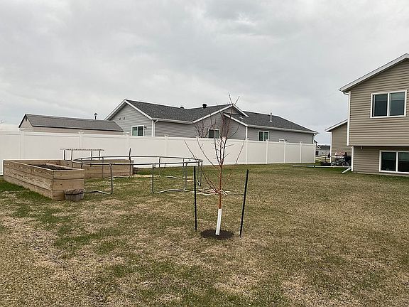 4th image of 622 Cedar Burls Dr