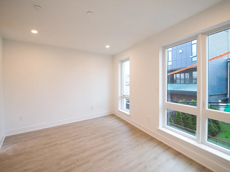 1325 N Lee St — Photo 23