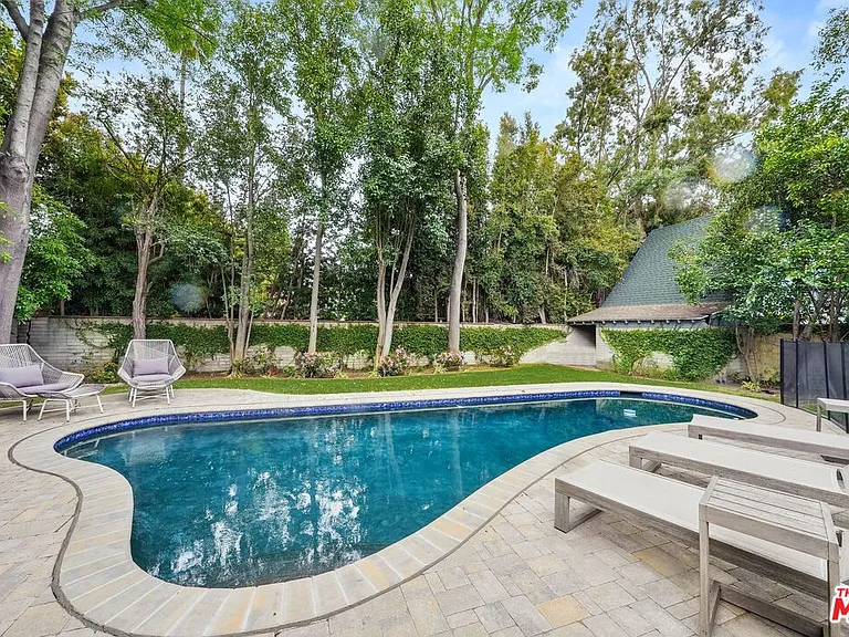 15434 Sutton St — Photo 43