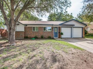 301 NW Wintercrest Rd, Burleson, TX 76028