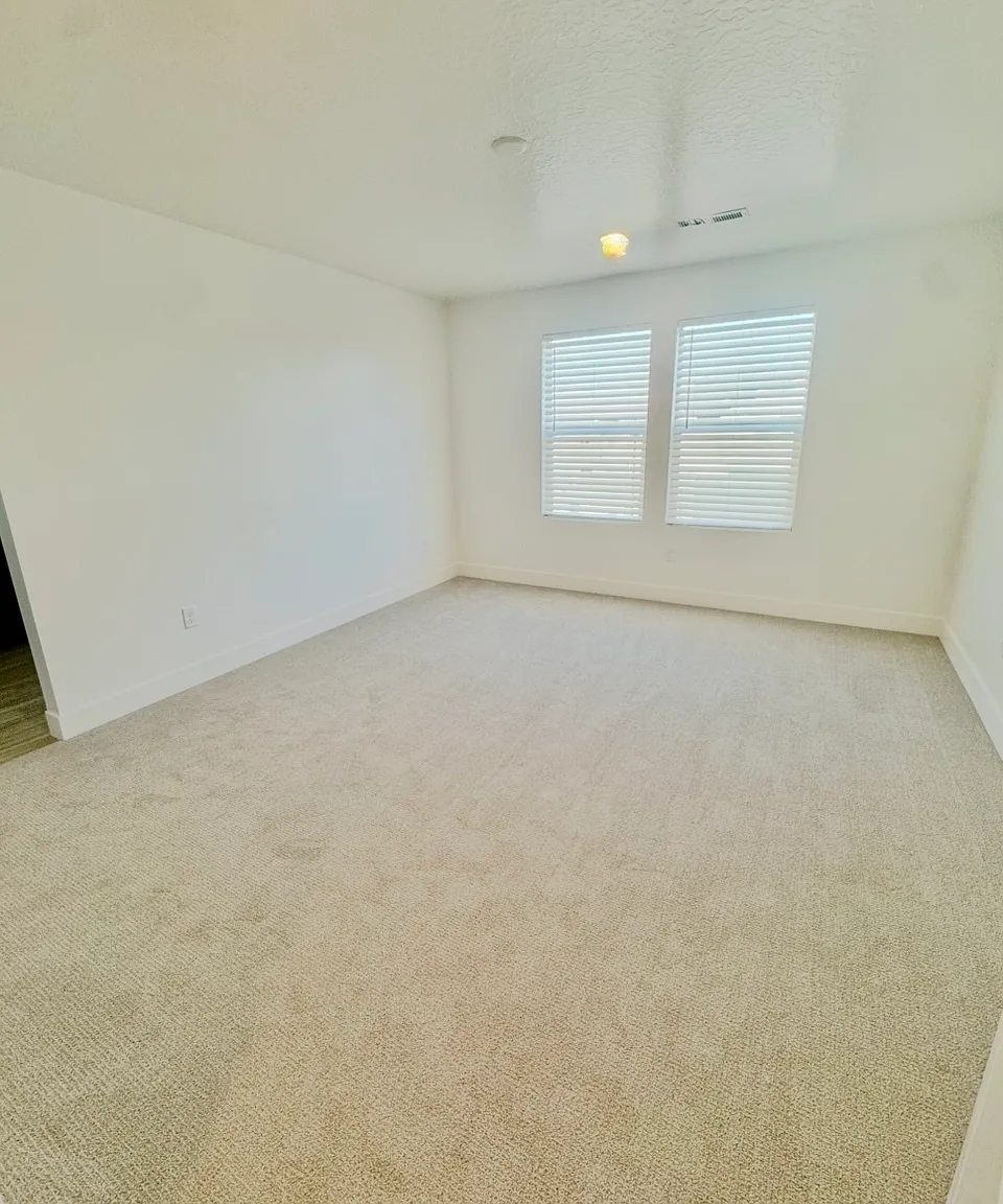 5706 S Weehawken Lane - 1 — Photo 2